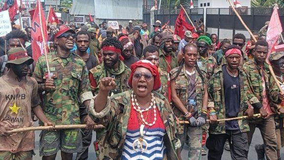 knpb-kritik-pernyataan-natalius-pigai-soal-tuntutan-ham-di-papua