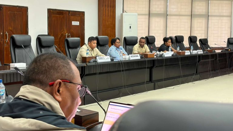 Komisi IV DPRK Mimika RDP dengan Dinas PUPR, Evaluasi Serapan Anggaran & Pemberdayaan Kontraktor OAP