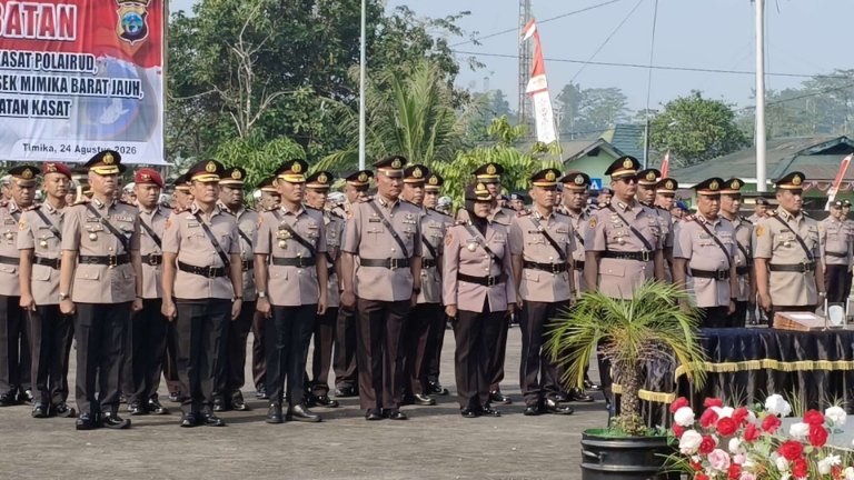 Sertijab 26 pejabat Polres Mimika di Polres Mile 32 Mimika, Senin (24/8/2026). Foto: Eka/Papua60detik