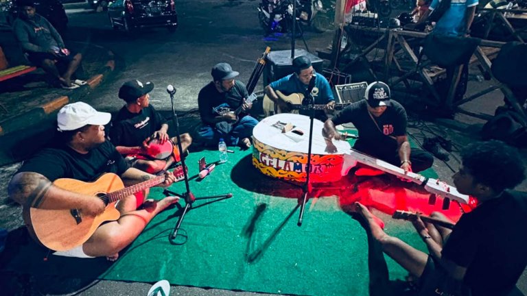 Sejumlah komunitas di Kabupaten Mimika menggelar aksi penggalangan dana untuk membantu NTT, foto: Istimewa