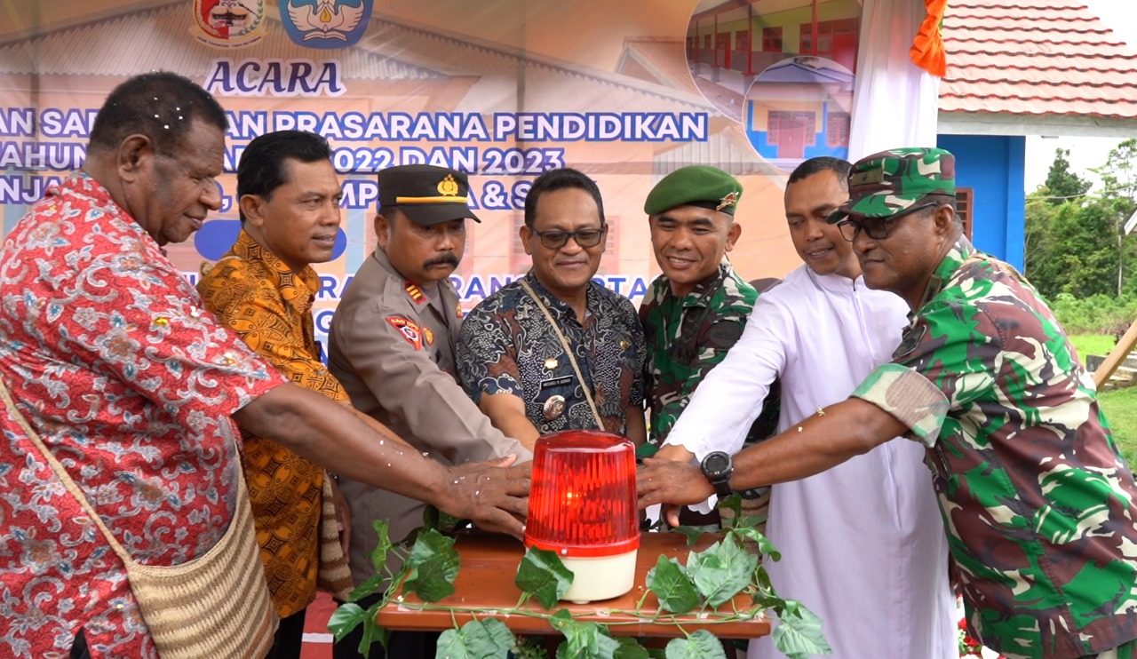 prioritas-pelayanan-pendidikan-pj-bupati-mappi-resmikan-dan-serahkan-sejumlah-sarpras-pendidikan