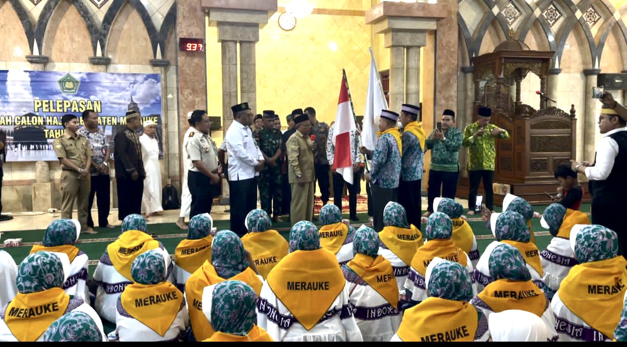 pemda-merauke-lepas-122-jamaah-calon-haji