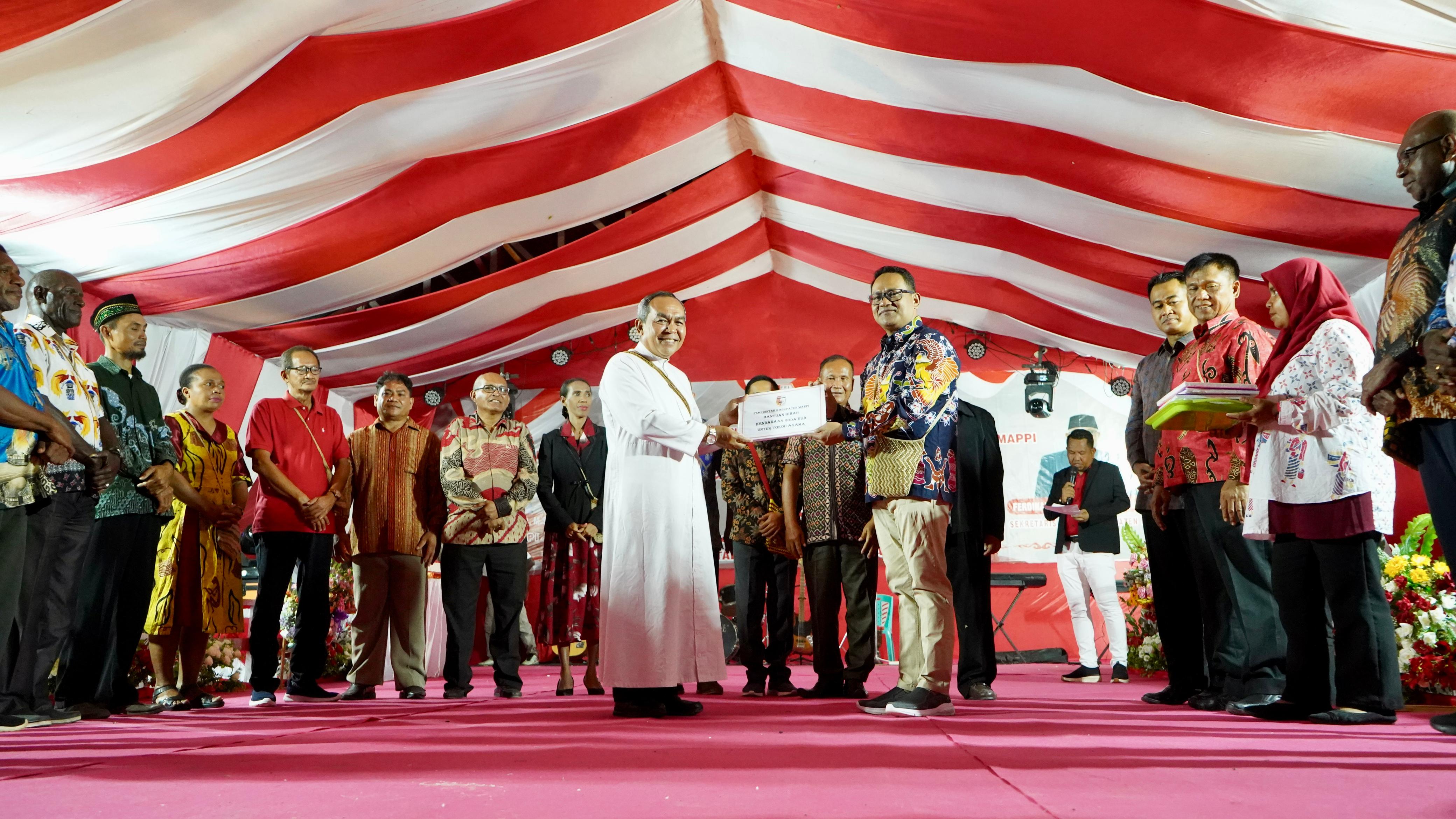 pj-bupati-mappi-serahkan-hibah-30-sepeda-motor-untuk-tokoh-agama-tokoh-adat-dan-tokoh-masyarakat