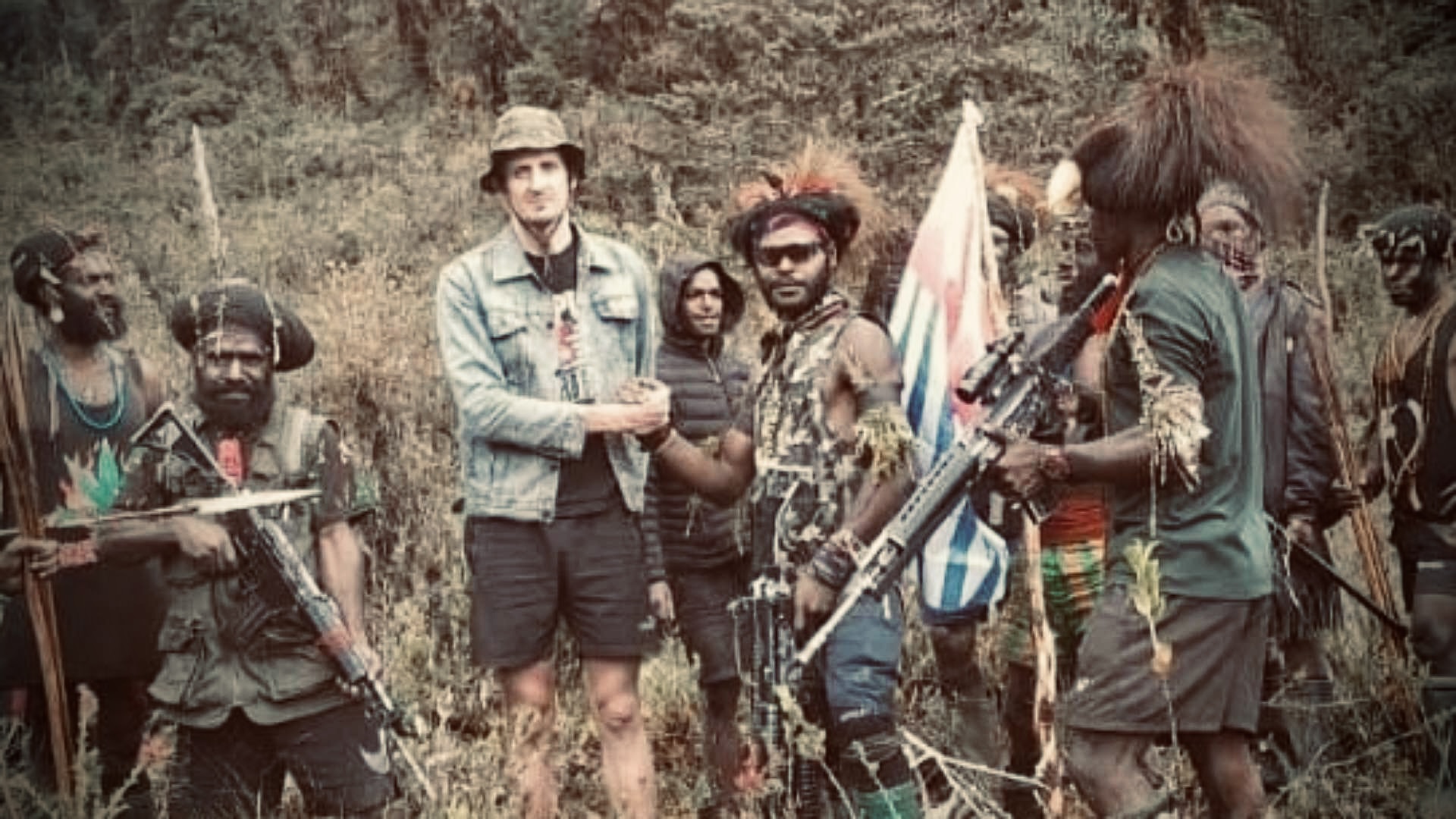 genap-1-tahun-kkb-egianus-kogoya-sandera-pilot-susi-air