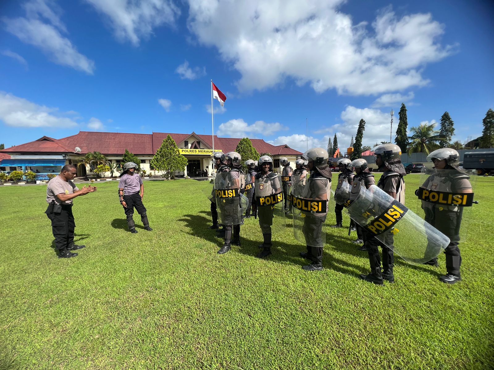 jelang-pemilu-25-anggota-samapta-ikut-latihan-dalmas