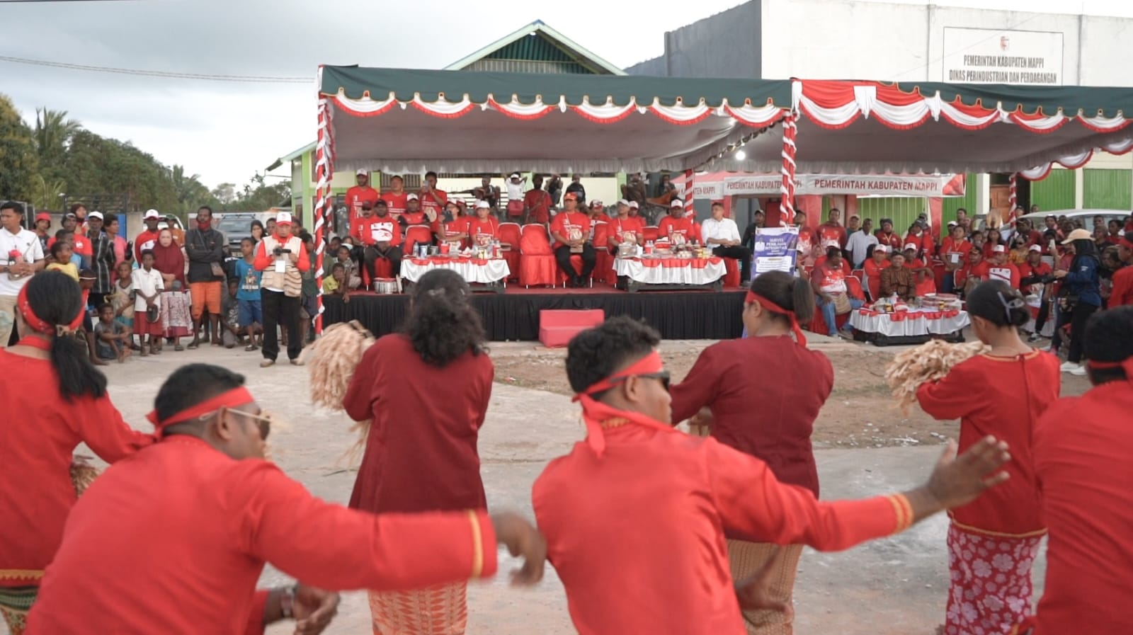 michael-gomar-pimpin-karnaval-nusantara-ramaikan-semarak-hut-ke-79-ri-di-mappi