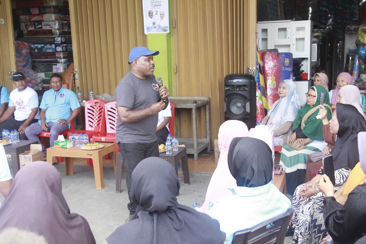 maximus-tipagau-kunjungi-posko-kkst-warga-harapkan-perubahan-ekonomi