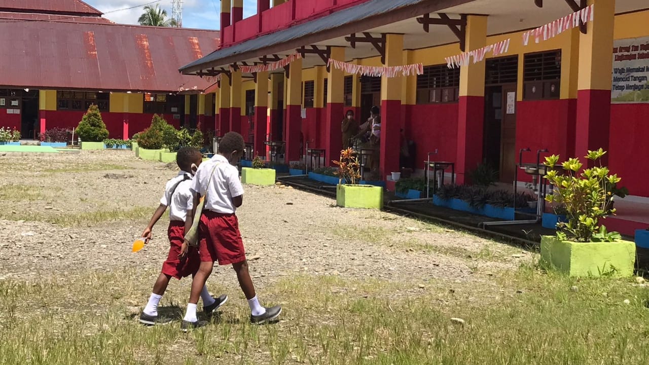 kembali-belajar-di-sekolah-ini-kata-orang-tua-dan-siswa