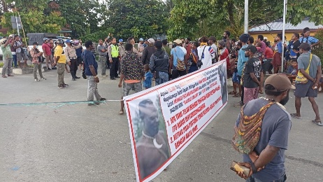 buntut-kecelakaan-maut-jalan-cenderawasih-depan-dprd-dipalang-warga