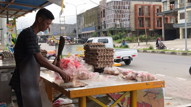 stok-daging-sapi-dan-ayam-aman-selama-pesparawi