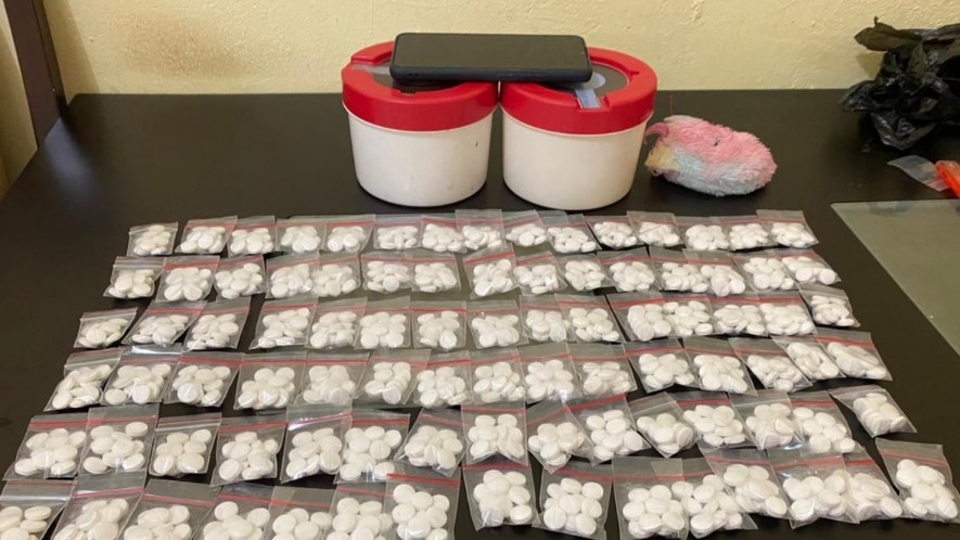 Ratusan obat terlarang jenis zenith carnophen yang diamankan polisi di Kabupaten Mimika, Jumat (5/11/2021) lalu.  Foto: Humas Polda Papua