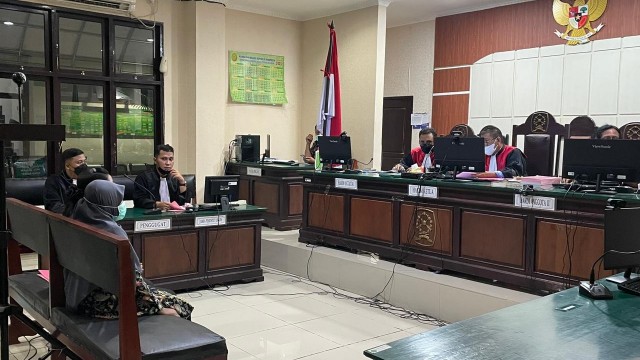 kasus-korupsi-dana-bos-sma-negeri-1-mimika-sidang-perdana