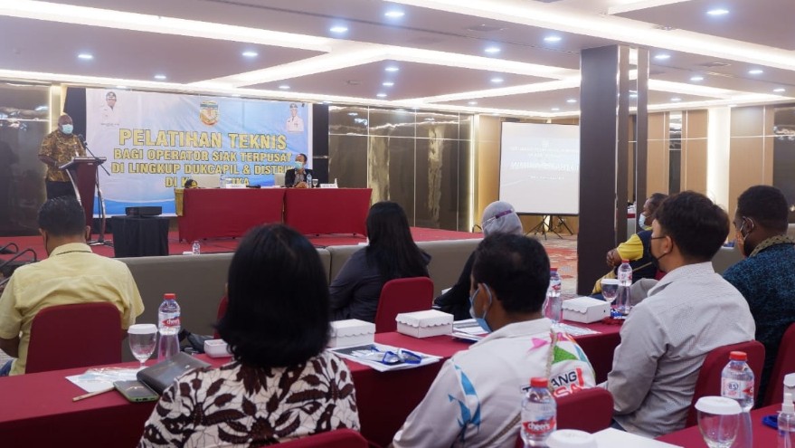 biar-layanan-mudah-dan-merata-dukcapil-mimika-latih-siak-operator-distrik