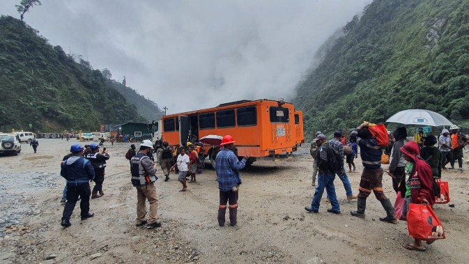 ratusan-non-karyawan-pt-freeport-di-tembagapura-diturunkan-ke-timika