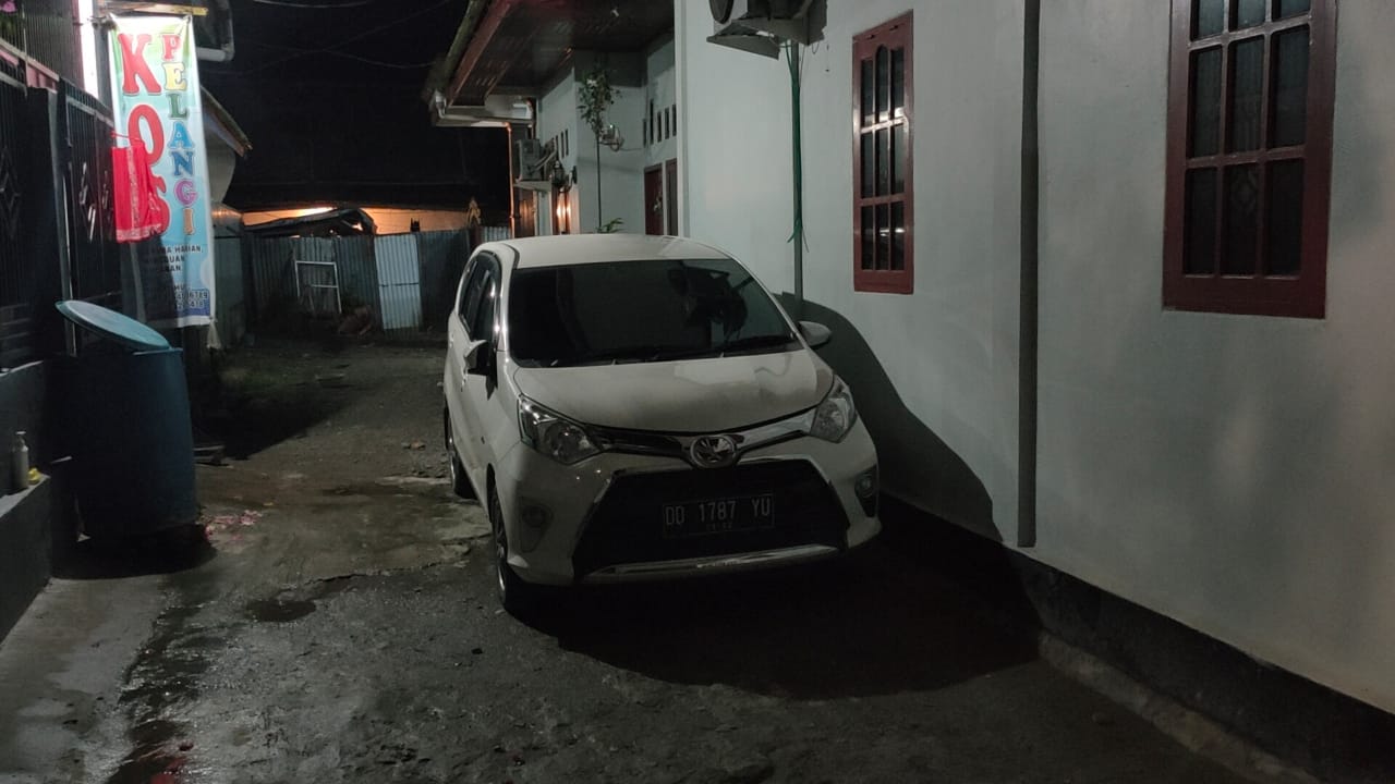 teror-otk-mobil-seorang-warga-dilempari-bom-molotov
