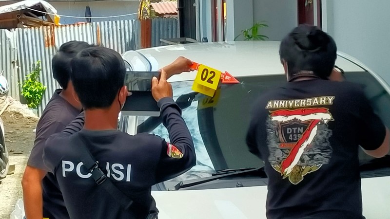 polisi-olah-tkp-teror-molotov-di-timika