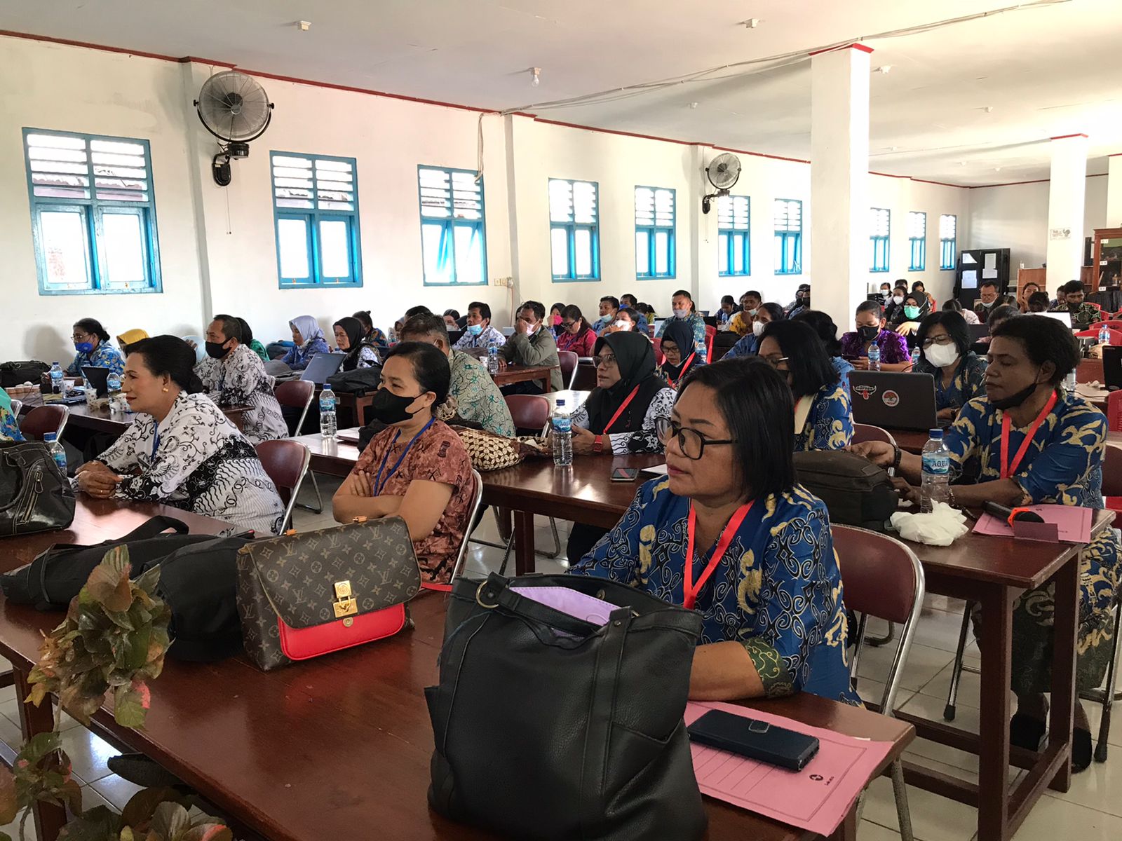 jadi-syarat-kenaikan-pangkat-guru-sd-dilatih-susun-skp-dan-dupak