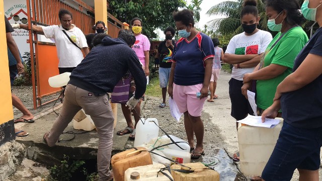 dua-orang-ditetapkan-tersangka-kasus-penimbunan-minyak-tanah-di-timika