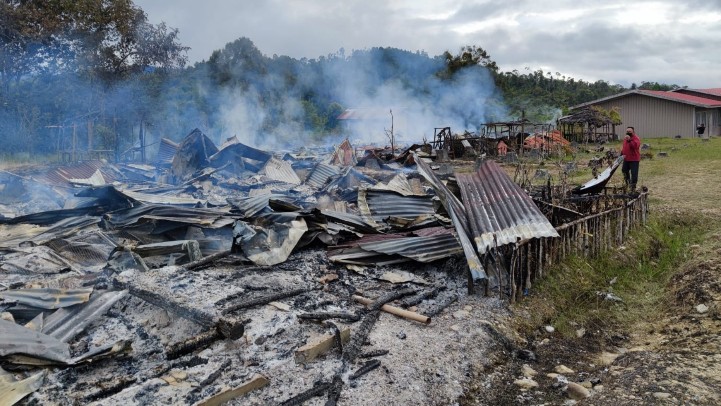 sman-1-oksibil-hangus-terbakar