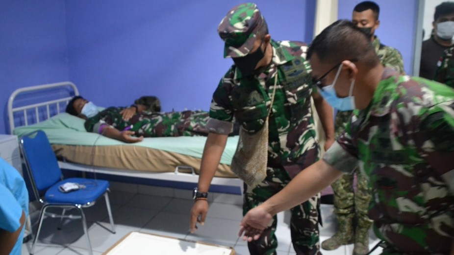 hari-juang-tni-ad-ke-76-kodim-1710-mimika-baksos-donor-darah