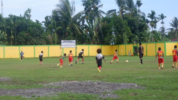lama-absen-kompetisi-sepak-bola-usia-di-mimika-kembali-digelar