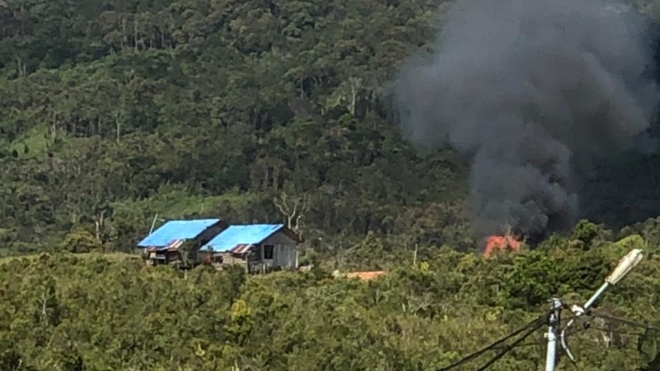 gedung-sekolah-di-pengunungan-bintang-kembali-dibakar