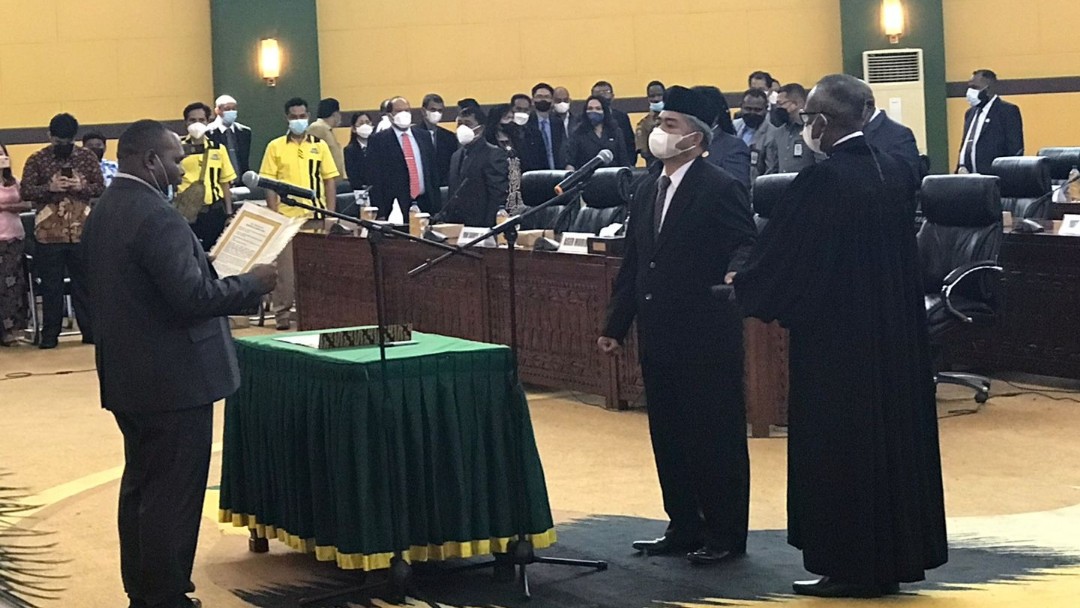 yan-sampe-dilantik-jadi-anggota-dprd-mimika