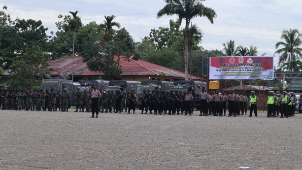 Apel gelar pasukan Operasi Lilin Cartenz 2021 di Lapangan Timika Indah, Jumat (24/12/2021) Foto: Salmawati Bakri/Papua60detik
