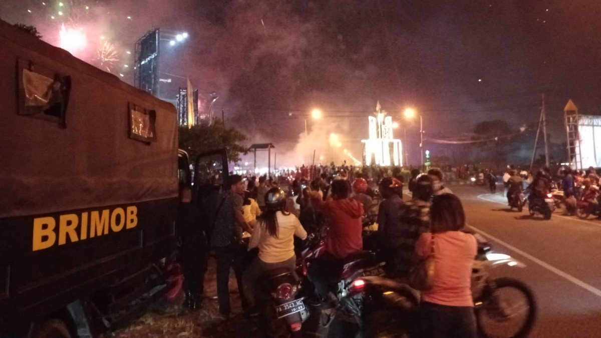 tahun-baru-dan-euforia-warga-timika