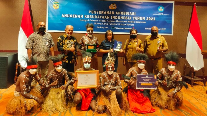25-tahun-kiprah-yayasan-maramowe-dapat-penghargaan-dari-kemendikbud