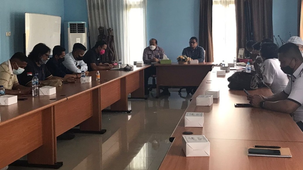 Rapat Pemda Mimika bersama pihak Pertamina dan SPBU di ruang rapat Disperindag, Rabu (16/2/2022).   Foto: Anti/Papua60detik