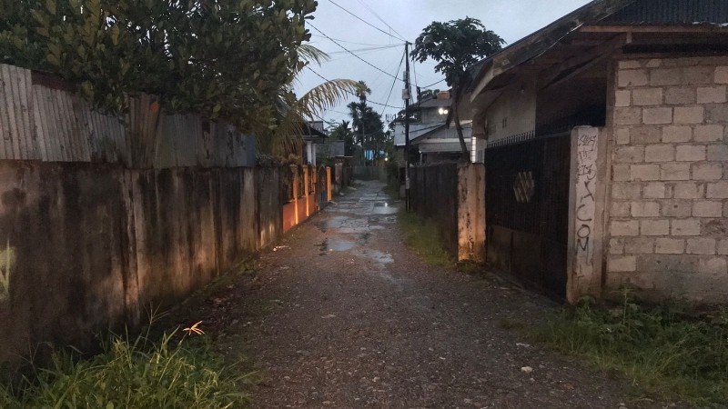 tahun-ini-pemkab-mimika-perbaiki-90-jalan-lingkungan