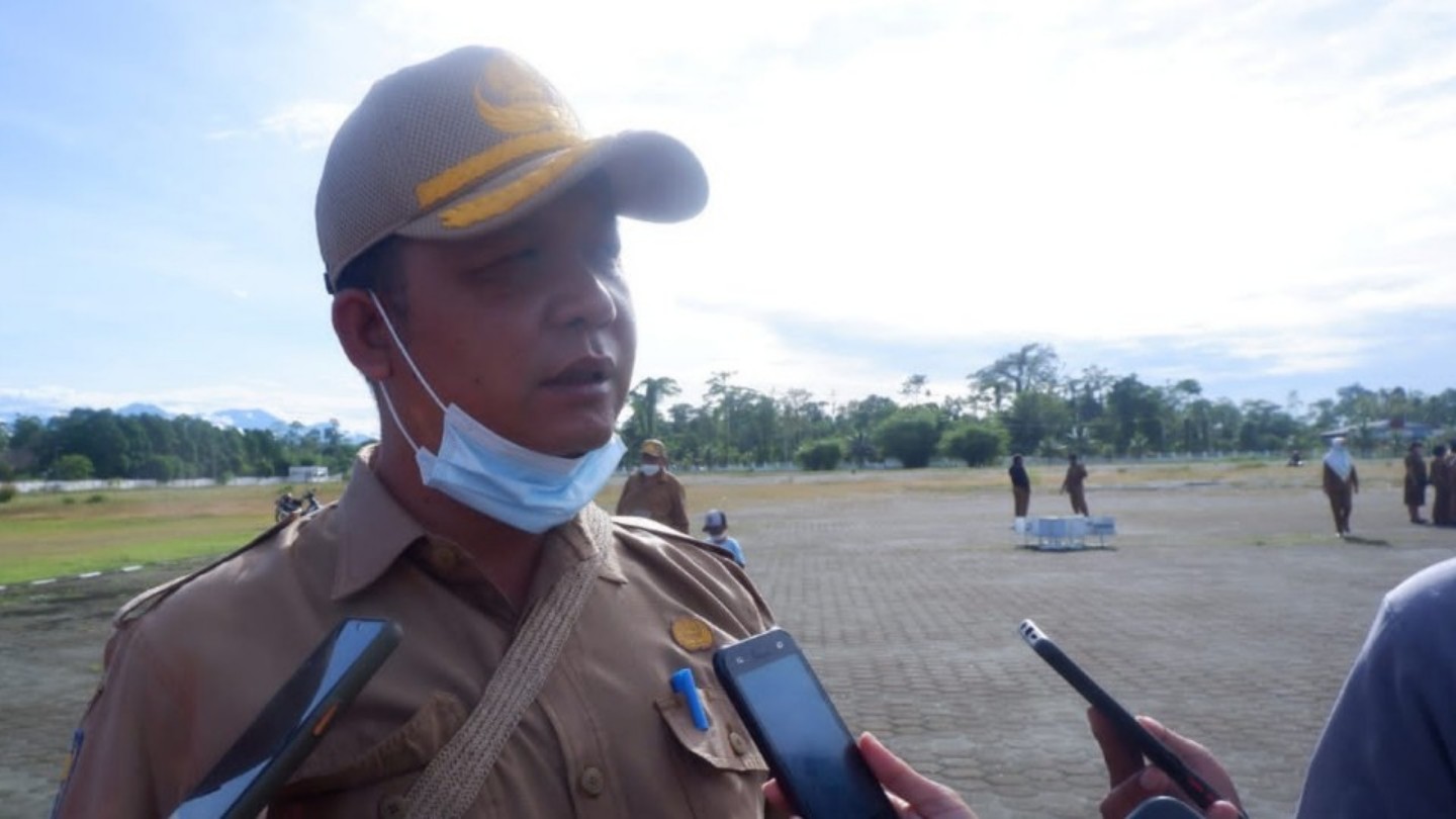 Plt Dinas Perikanan Kabupaten Mimika, Antonius Welerubun. Foto: Fachruddin Aji/ Papua60detik