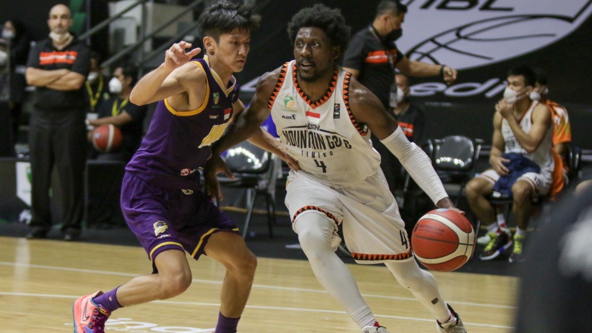 ibl-2022-kembali-bergulir-nsh-mountain-gold-timika-menang-telak-atas-tangerang-hawks