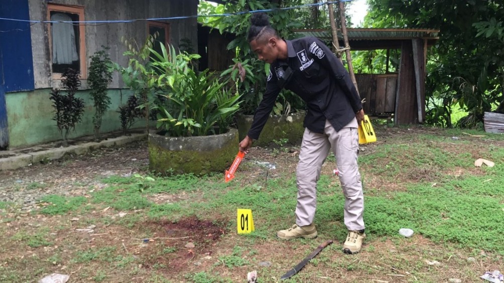 seorang-wanita-tewas-dibacok-di-kilometer-11