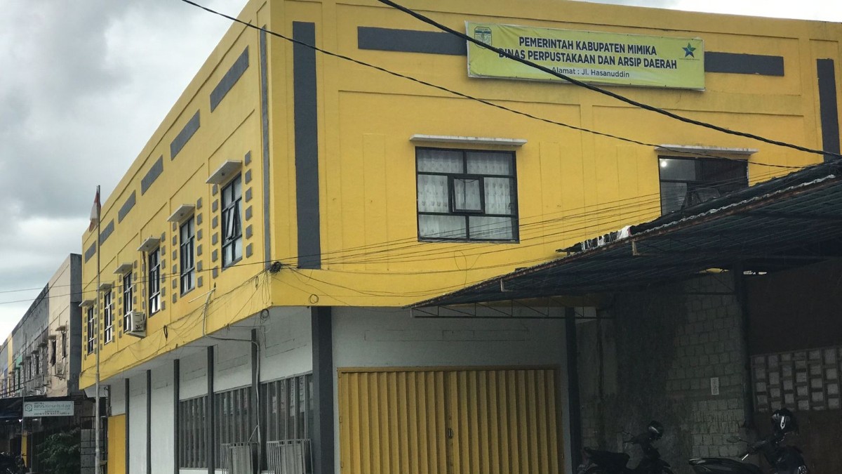 Ruko yang disewa oleh Kantor Dinas Perpustakaan dan Arsip Daerah Mimika di Jalan Hasanuddin. Foto: Anti/ Papua60detik