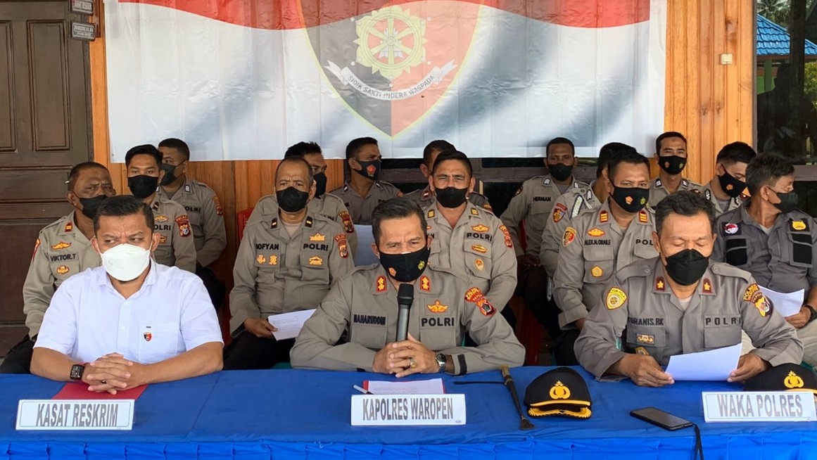 polres-waropen-tetapkan-3-tersangka-korupsi-pembangunan-asrama