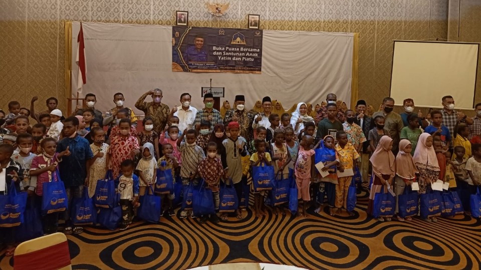 buka-puasa-bersama-dua-legislator-santuni-anak-yatim-piatu