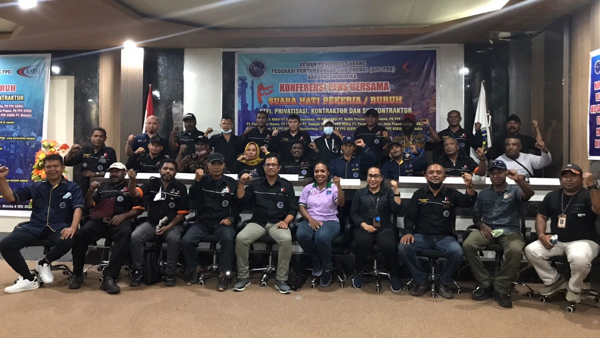 buruh-tambang-pt-freeport-tuntut-13-poin-bus-sdo-utama
