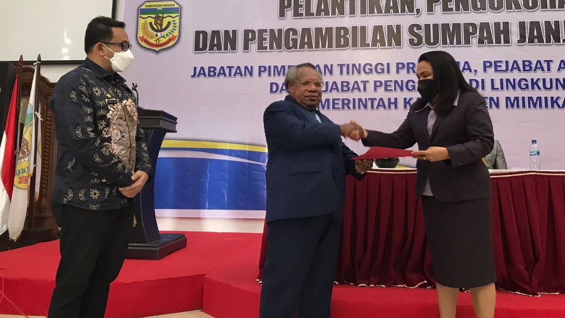 jeni-usmani-kembali-ditugaskan-jadi-plh-sekda-mimika