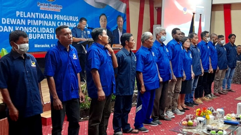 lantik-pengurus-cabang-ranting-nasdem-merauke-matius-kita-harus-menjadi-motor-perubahan