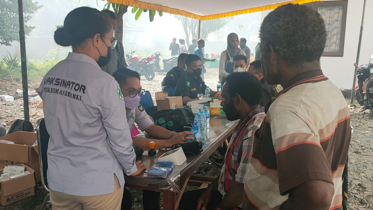 polres-mimika-gelar-pengobatan-masal-jelang-hut-bhayangkarake-76