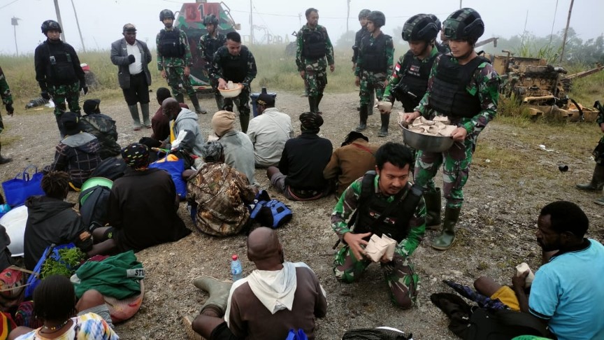 tni-klaim-pengungsi-yigi-mulai-kembali-ke-rumah