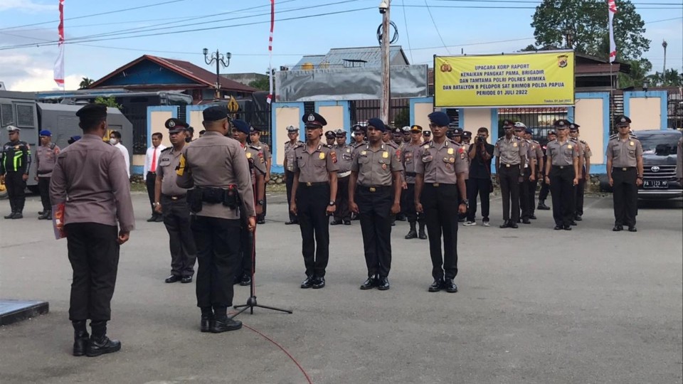 37-personel-polres-mimika-dan-yon-b-naik-pangkat