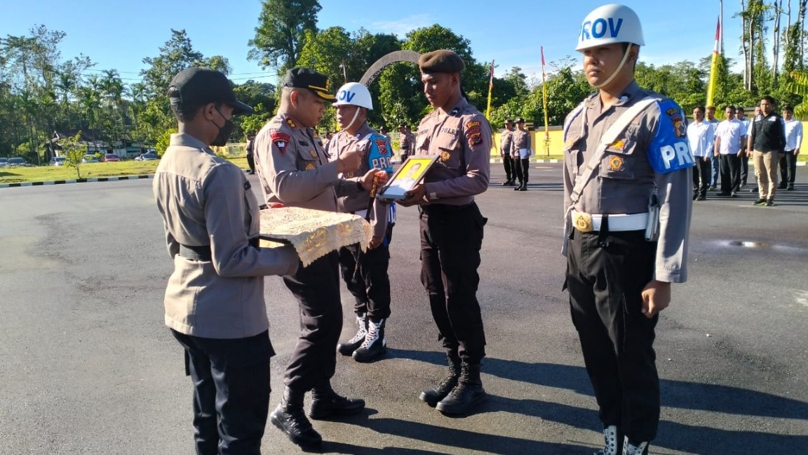 enam-tahun-mangkir-seorang-anggota-polres-mimika-diberhentikan-dengan-tidak-hormat
