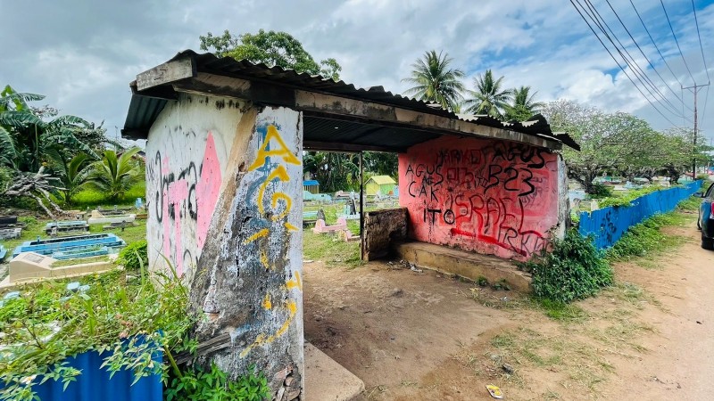pekuburan-di-jalan-ermasu-diduga-jadi-tempat-menenggak-miras