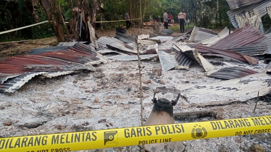 polisi-kantongi-identitas-pelaku-pembakaran-rumah-di-yahukimo
