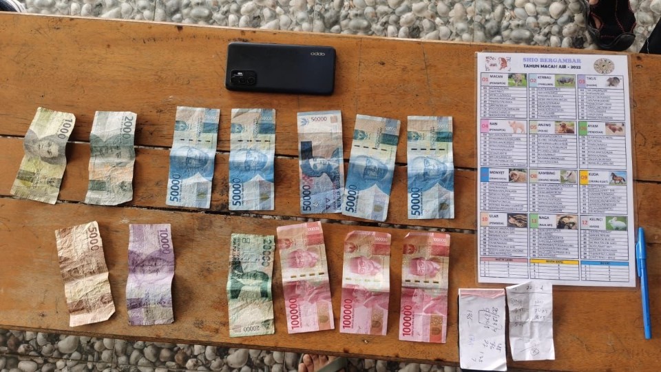 polisi-tangkap-3-pelaku-judi-togel-di-nabire