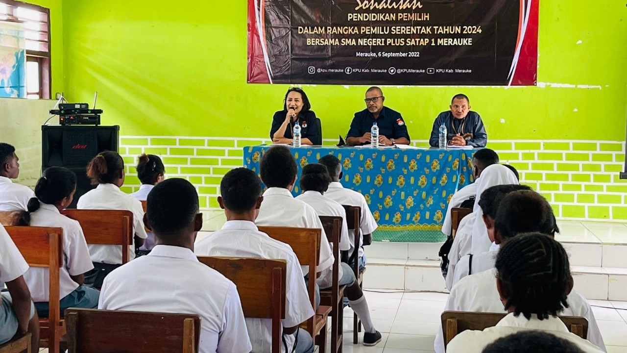 kpu-merauke-berikan-pendidikan-bagi-pemilih-pemula