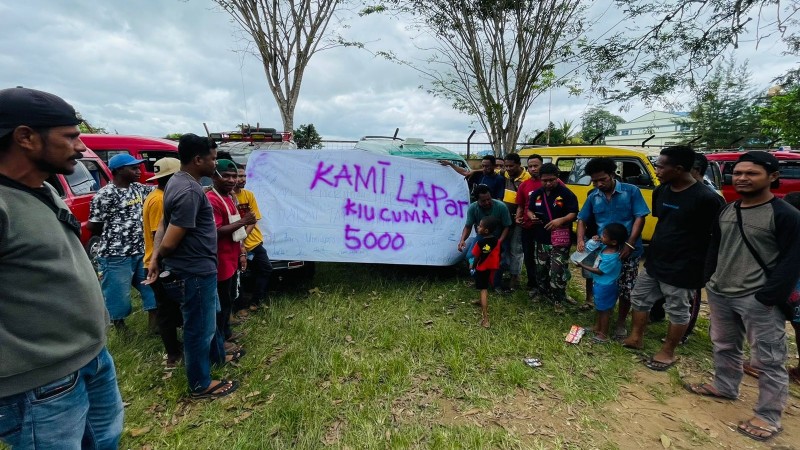 sopir-angkot-di-merauke-mogok-tuntut-tarif-naik
